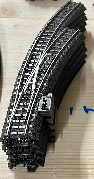 Modellini di ferrovie: Märklin Bogenweiche links/rechts – Usato da Matten b. Interl venduto da geister507 1