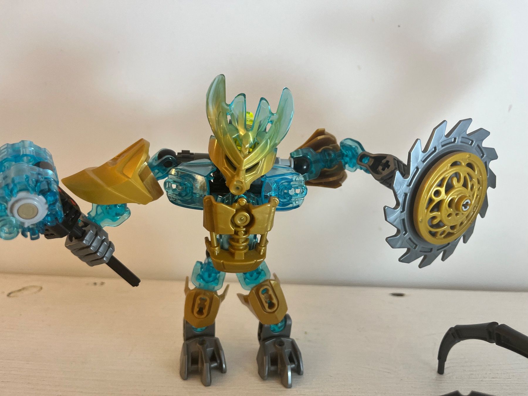 Statuette: 3 Bionicles – Usato da Winterthur venduto da Sleipner 3