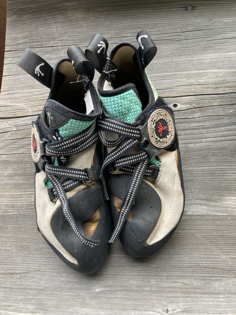 Chaussures garçon: Kletterinnen – D'occasion à Spiez par Mardo