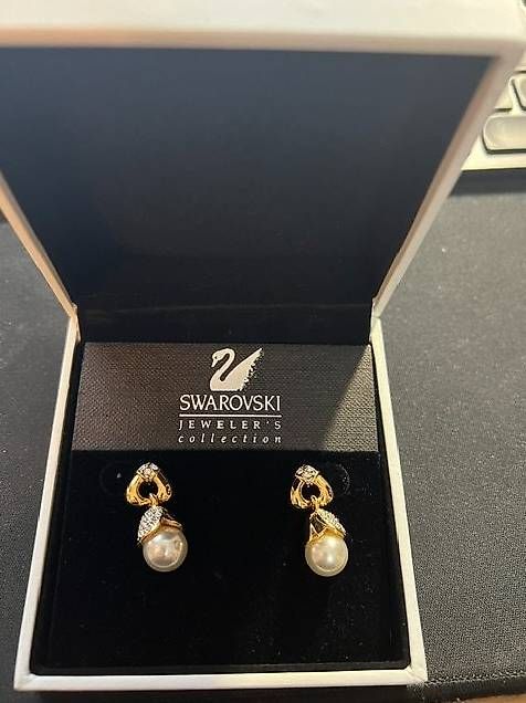 Ohrringe & -stecker: Swarovski Ohrringe – Gebraucht aus Niederglatt ZH von gde 1