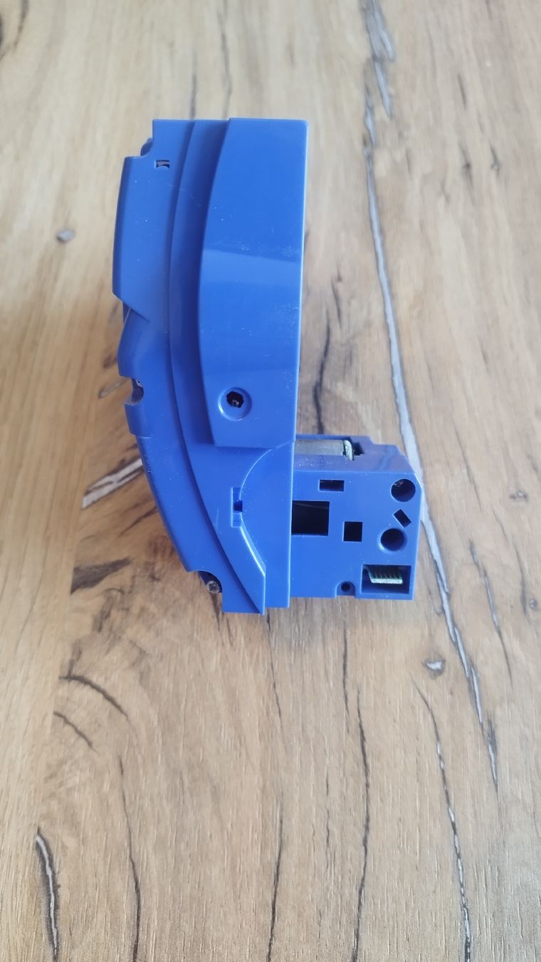 Irobot Aspirapolveri & Accessori: Roue droite irobot roomba – Usato da La Chaux-de-Fonds venduto da orelg 1