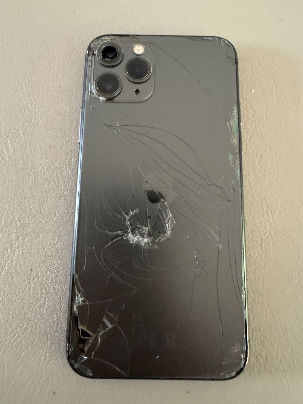 Apple Telefoni cellulari / Smartphones: iphone 11 pro – Difettoso da Adliswil venduto da Busys 1