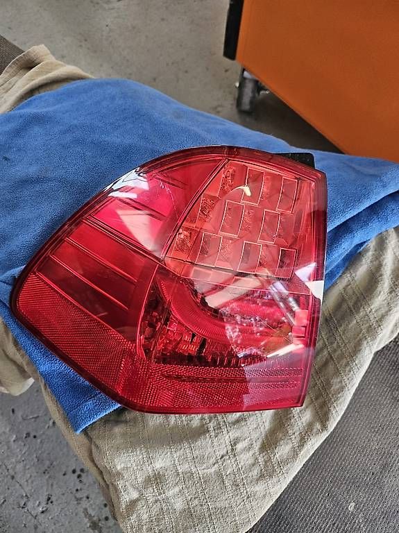 Fari: Heckleuchte Links BMW 3er E91 Touring Facelift – Usato da Thayngen venduto da mrgt4st205