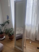 Grosser freistehender Ganzkörper Spiegel