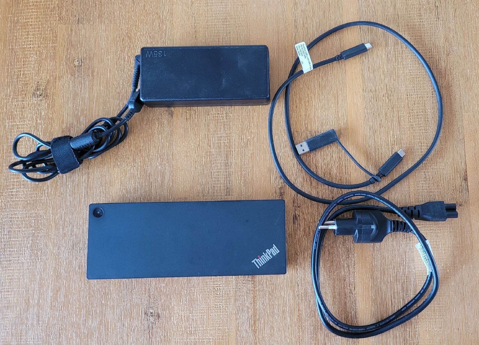 Lenovo Docking station: Lenovo ThinkPad UBS-C mit UBS-A Dock – Usato da Münchenbuchsee venduto da Scorsy