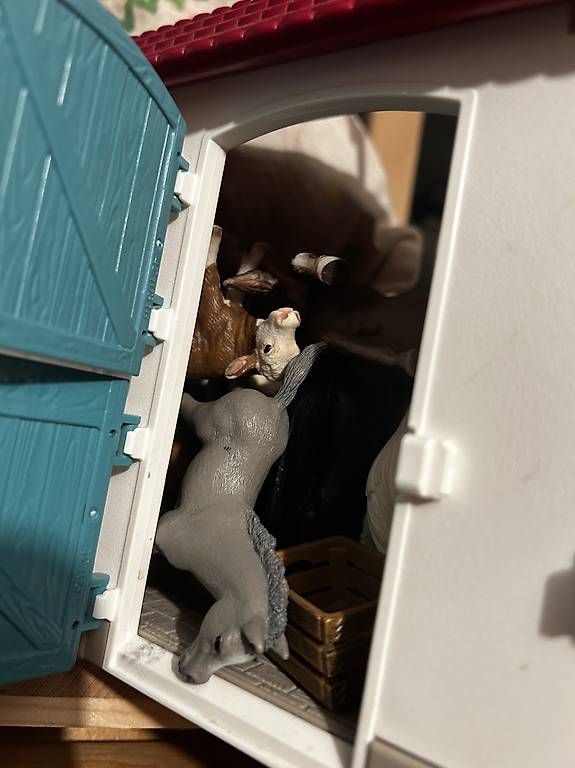 Case e mobili per bambole: Puppenhaus Barbyhaus – Usato da Sempach venduto da AxhaKob81 3