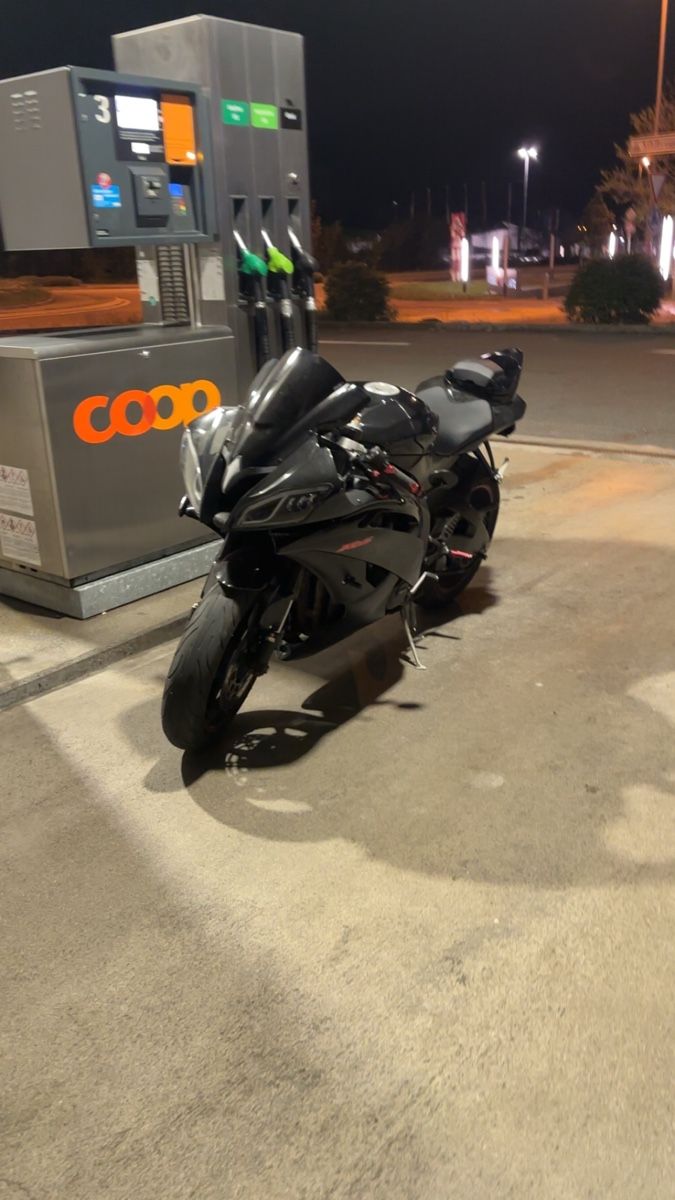 Yamaha Strada: Yamaha R6 RJ15! – Usato da Wollerau venduto da nie_w68c 1