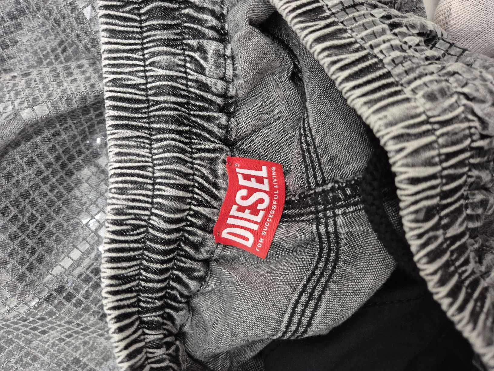 Diesel Jeans: Diesel Jeans Gr. 28 – Gebraucht aus Volketswil von 2000ra 4