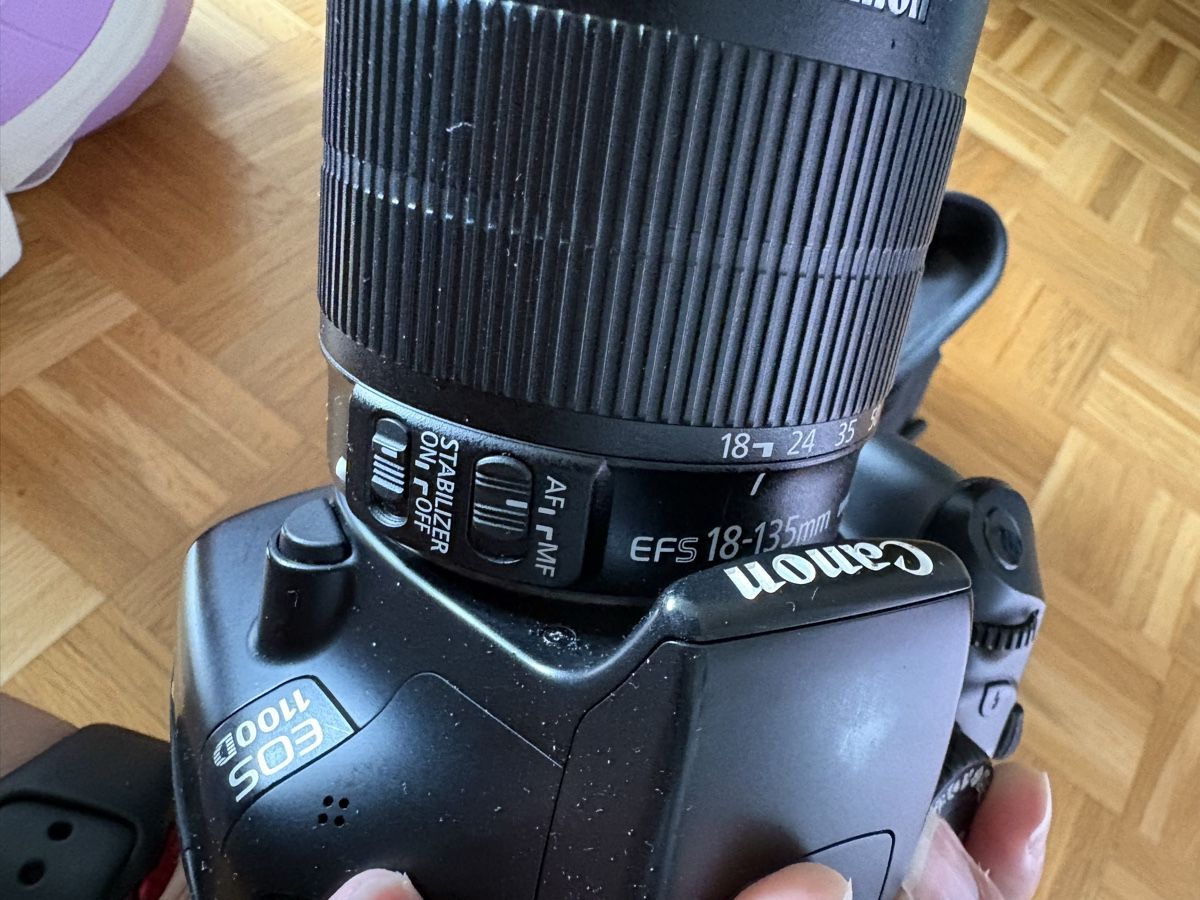 Canon Fotocamera: Canon EOS 1100D inkl. Kameratasche und Objektiv – Usato da Wädenswil venduto da HaLu_12 3