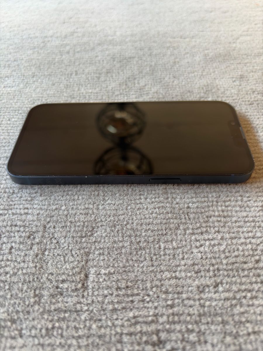 Apple Telefoni cellulari / Smartphones: iPhone 13 | 128 GB | Midnight (schwarz) – Usato da Utzenstorf venduto da 0ASI5 5