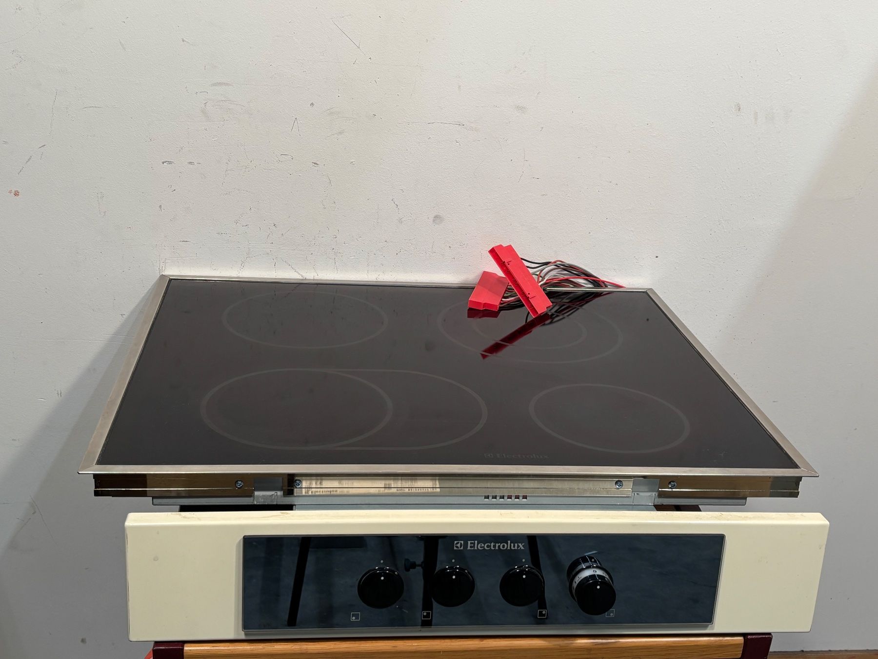 Electrolux Cucine: Electrolux Glaskeramik Kochfeld – Usato da Winterthur venduto da ReUse_Baumarkt