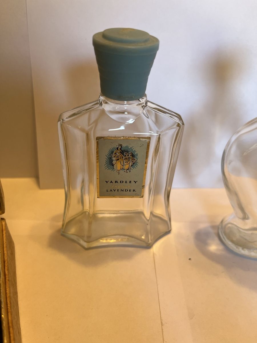 Profumi & Eau de Toilette: Parfümflaschen vintage.     #5 – Usato da Lugano venduto da Emi.2798 3