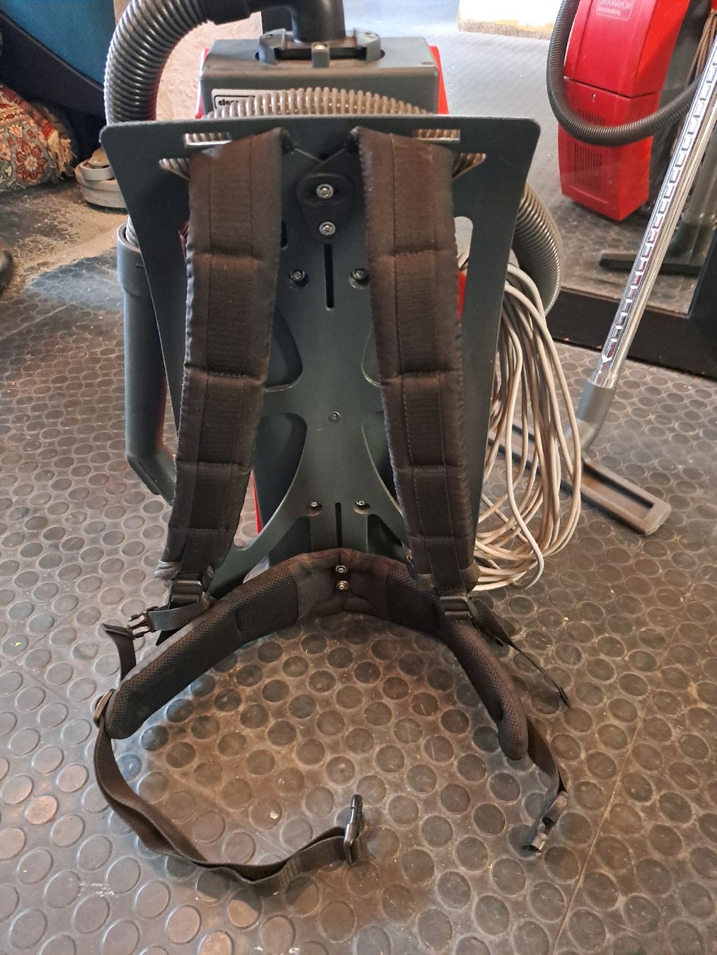 Cleanfix Aspirapolveri & Accessori: Novamatic Professional Cleanfix RS05 Rucksacksauger – Usato da Uster venduto da pie_yz28 3
