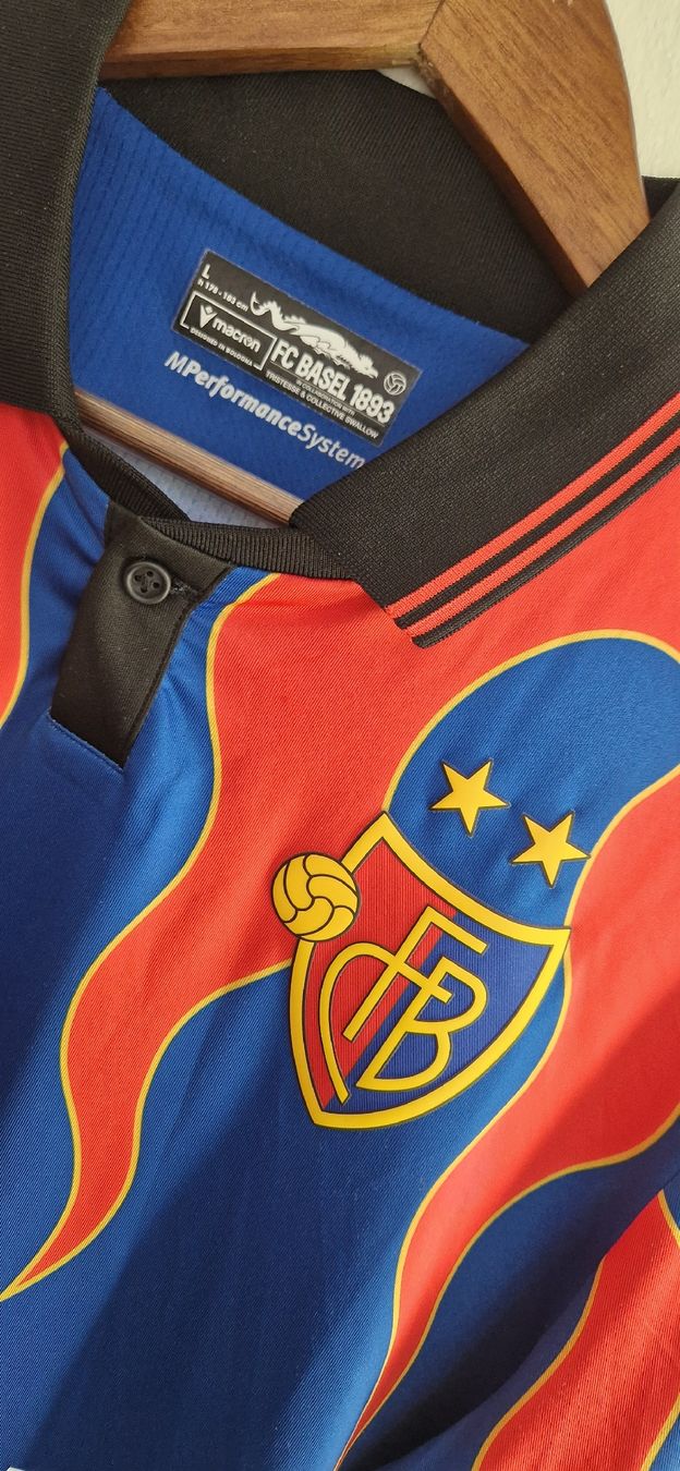 FC Basel Canottiere & Pantaloni: FC Basel Saison 24/25  Gr. L – Usato da Olten venduto da hinterhof.olten 2