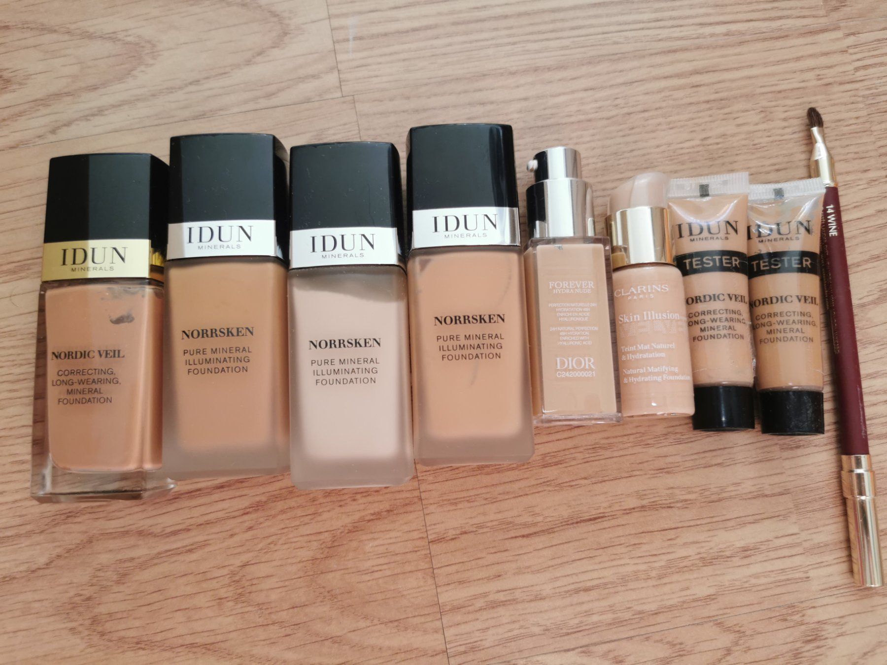 Make-up: 6 Hochwertige Foundation-Cremes – Usato da Schlieren venduto da vlalif