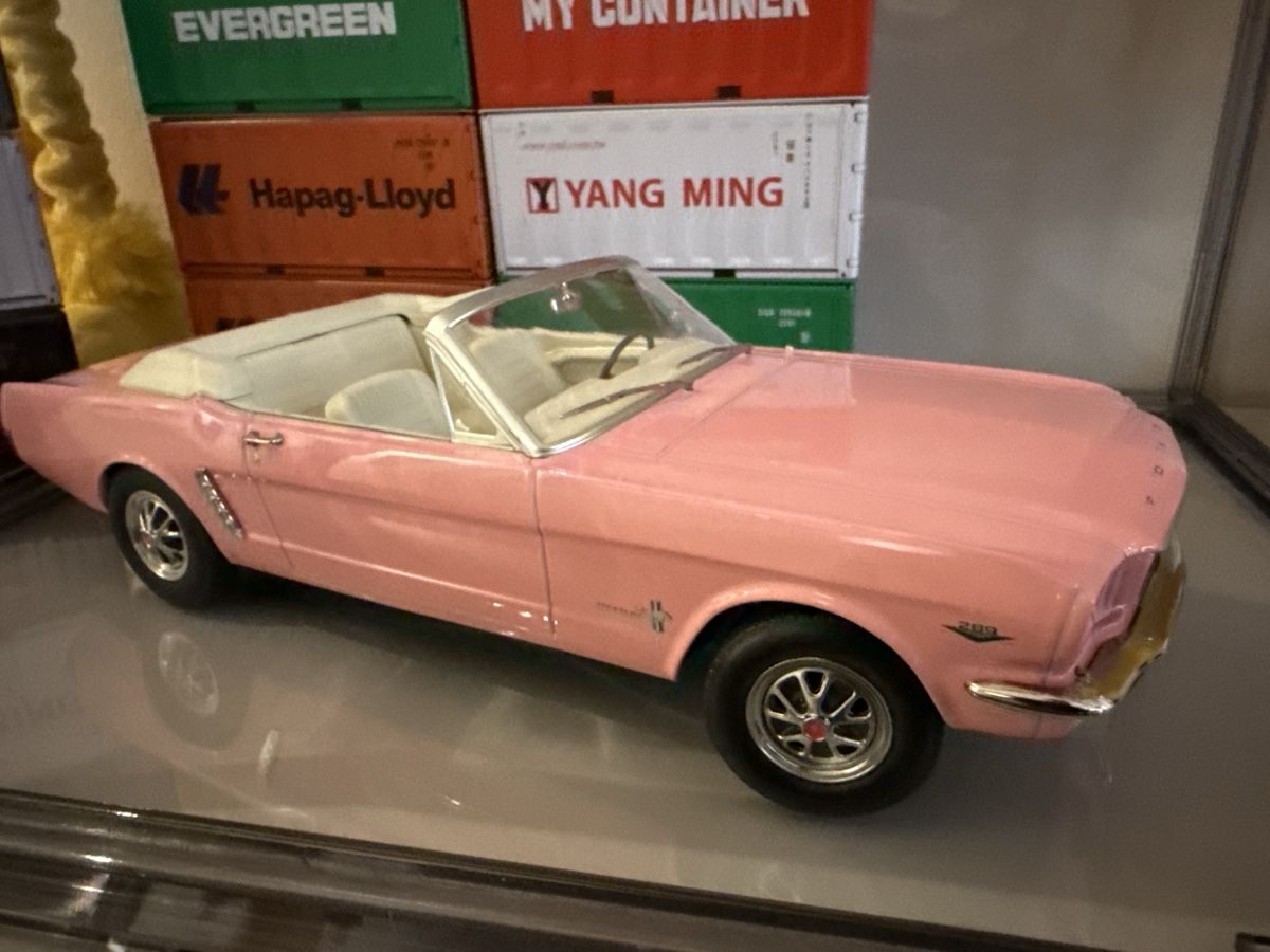 Ford Modellini d'auto: Ford Mustang Cabrio Pink – Nuovo (secondo la descrizione) da Basel venduto da Zomeg 1