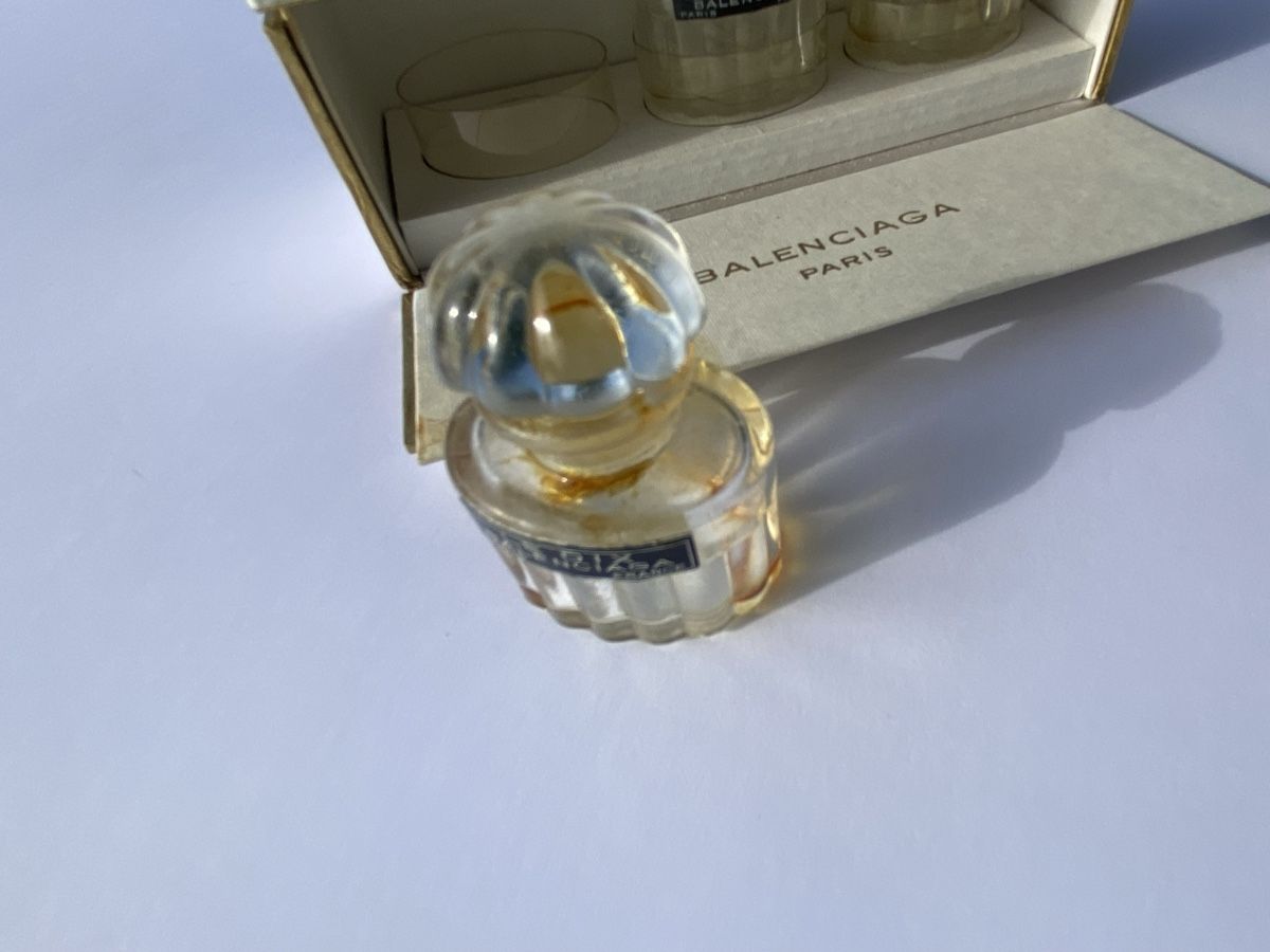 Balenciaga Flaconi: Vintage Balenciaga Paris Mini Perfume Set, Empty! – Usato da Zürich venduto da lesgarcons 1