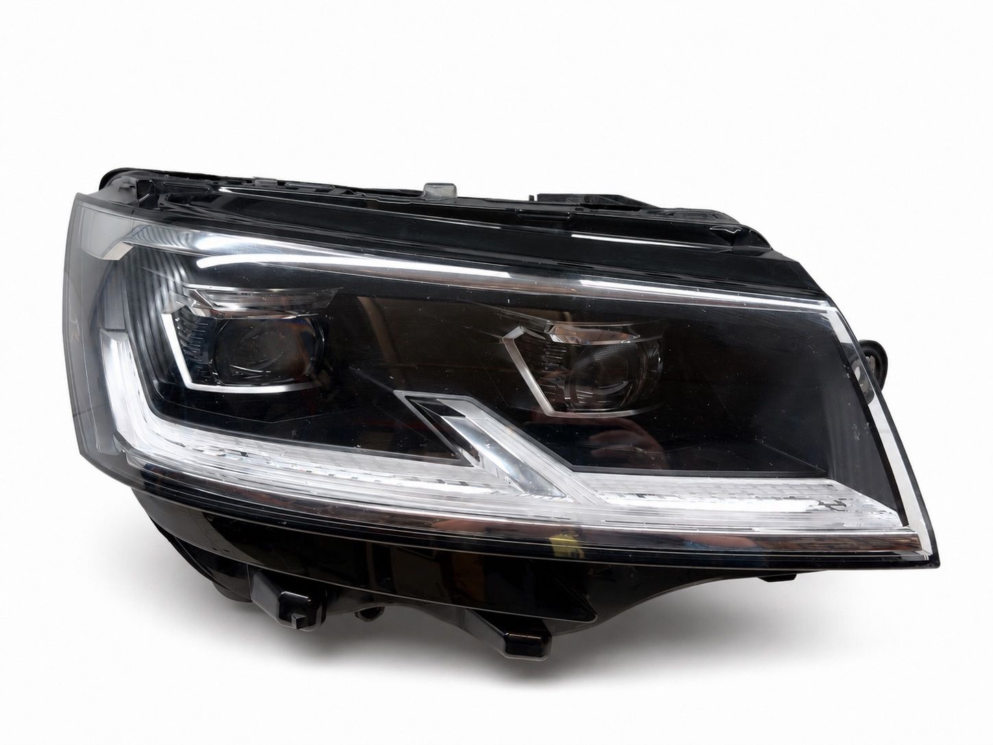 VW Scheinwerfer: VW T6.1 Scheinwerfer rechts LED – Gebraucht aus Alpnach-Dorf von Skai0
