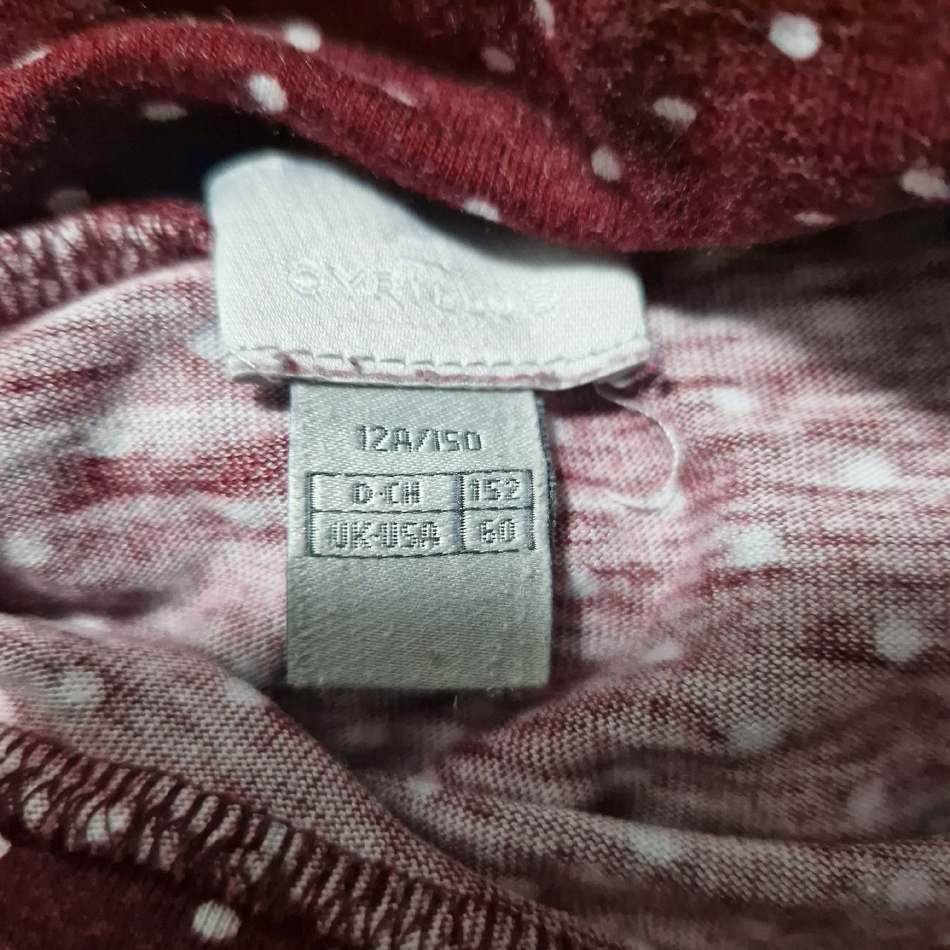 Lotti & Set di vestiti: PULLOVER mit Pünktchen - Luftig und bequem, Grösse 140 – Usato da Gwatt (Thun) venduto da Letzte-Chance-III 3