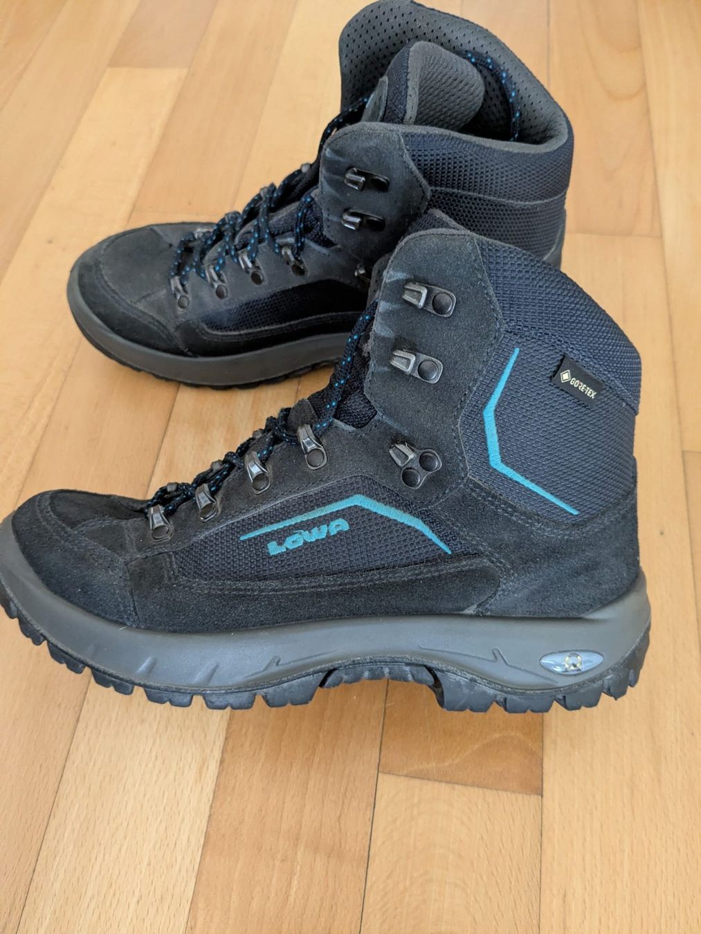 Lowa Scarpe da donna: Wanderschuhe Lowa Gr 39 – Usato da Arni AG venduto da Simvet