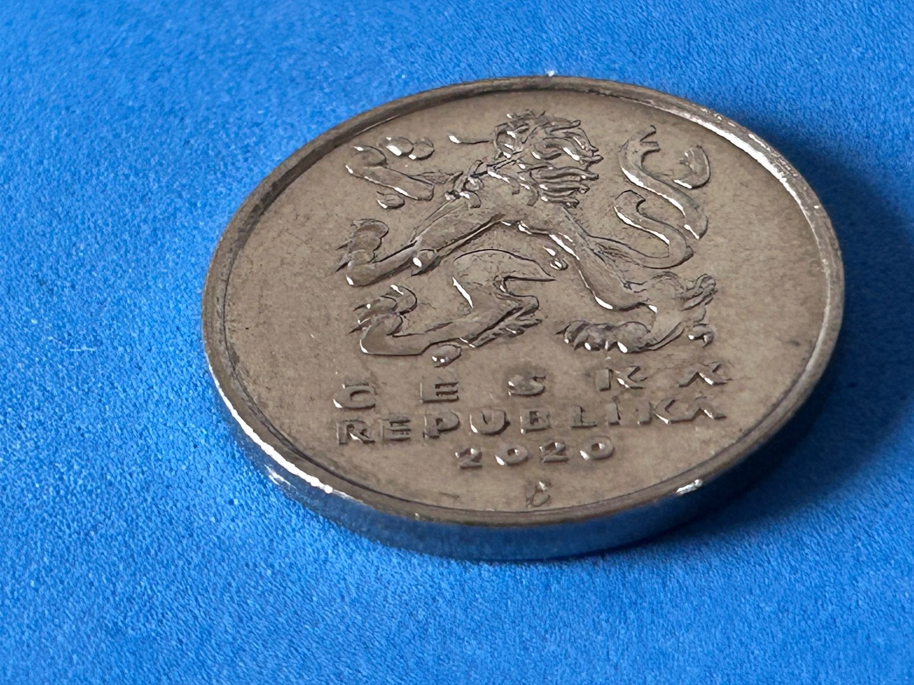 Tutti le monete: Czech Republic - 5 Korun 2020 – Usato da Corcelles NE venduto da AJKader 9