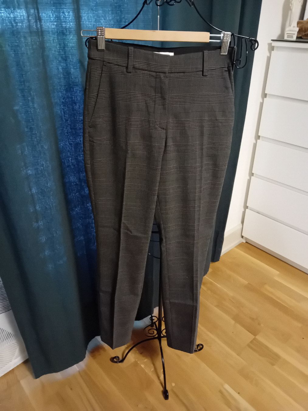 H&M Pantaloni: karo hose gr 36 – Nuovo (secondo la descrizione) da zürich venduto da janjaz