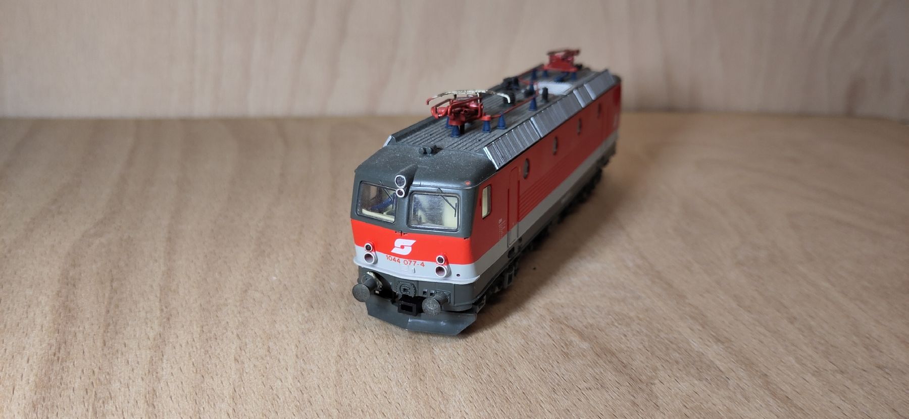 Roco Modellini di ferrovie: Roco ÖBB Br1044 Digital DCC HO – Usato da Liebefeld venduto da robi15blue 1