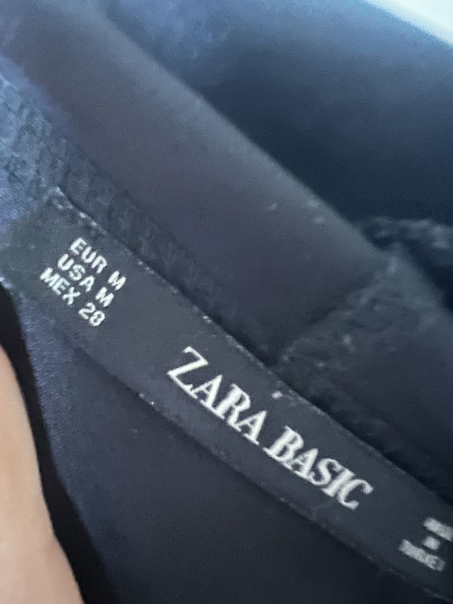 Zara Tute: Zara Kapuzenpulli – Usato da Schlieren venduto da mle_lws6 1