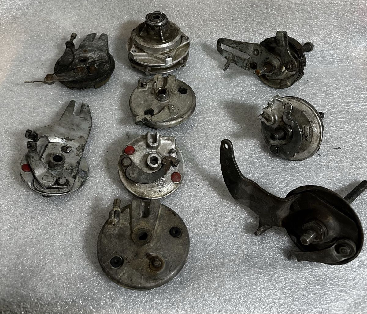 Puch Ciclomotori: Puch Maxi Bremsankerplatte / Bremsschild Konvolut – Difettoso da Amriswil venduto da es_sell