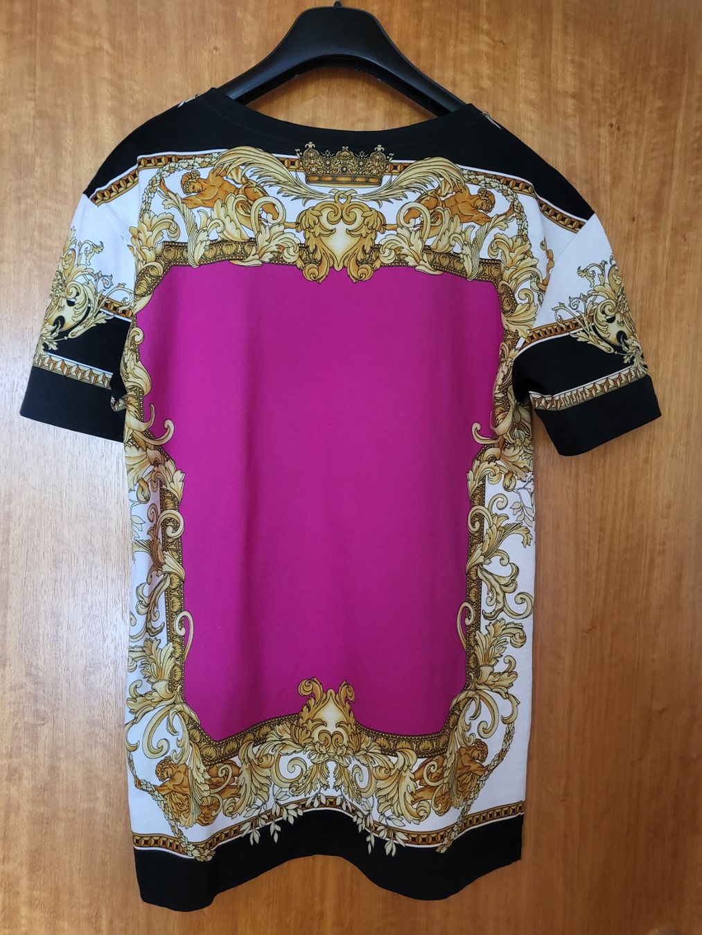 Versace T-shirt: T-shirt Versace – Nuovo e nell'imballaggio originale da Massagno venduto da car_fj8m 1
