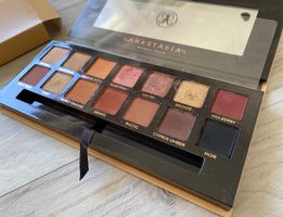 ANASTASIA Soft Glam Eyeshadow Palette,