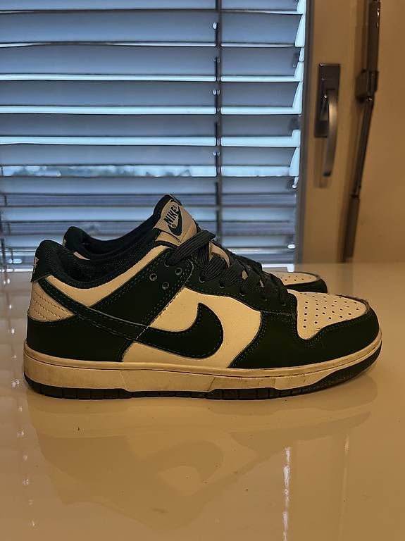 Scarpe da uomo: Dunk Style Sneaker Gr. 37.5 – Usato da Herisau venduto da selina.pfluger 2