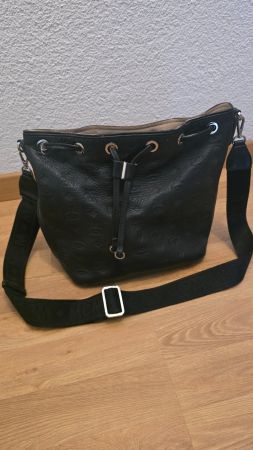 MCM Beuteltasche Schwarz mit Logoprint