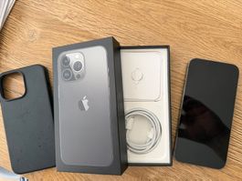 iPhone 13 Pro mit Originalverpackung und  Apple Leder Hülle