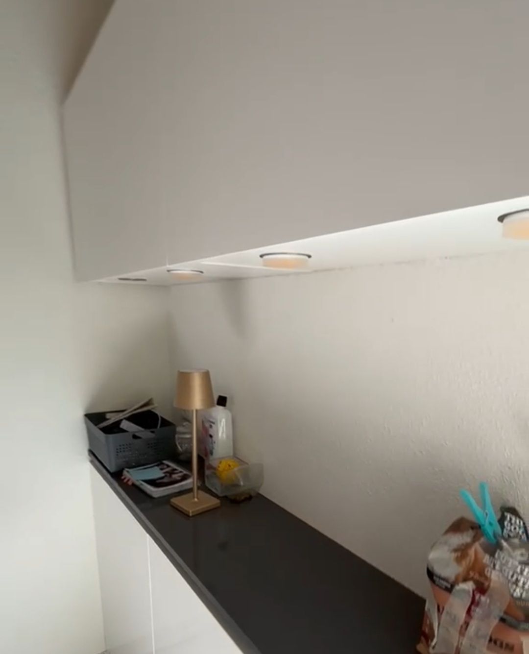 V-Zug Cucine complete: Moderne V-ZUG Einbauküche  inkl. Geräte – Usato da Zunzgen venduto da Fleksi 4