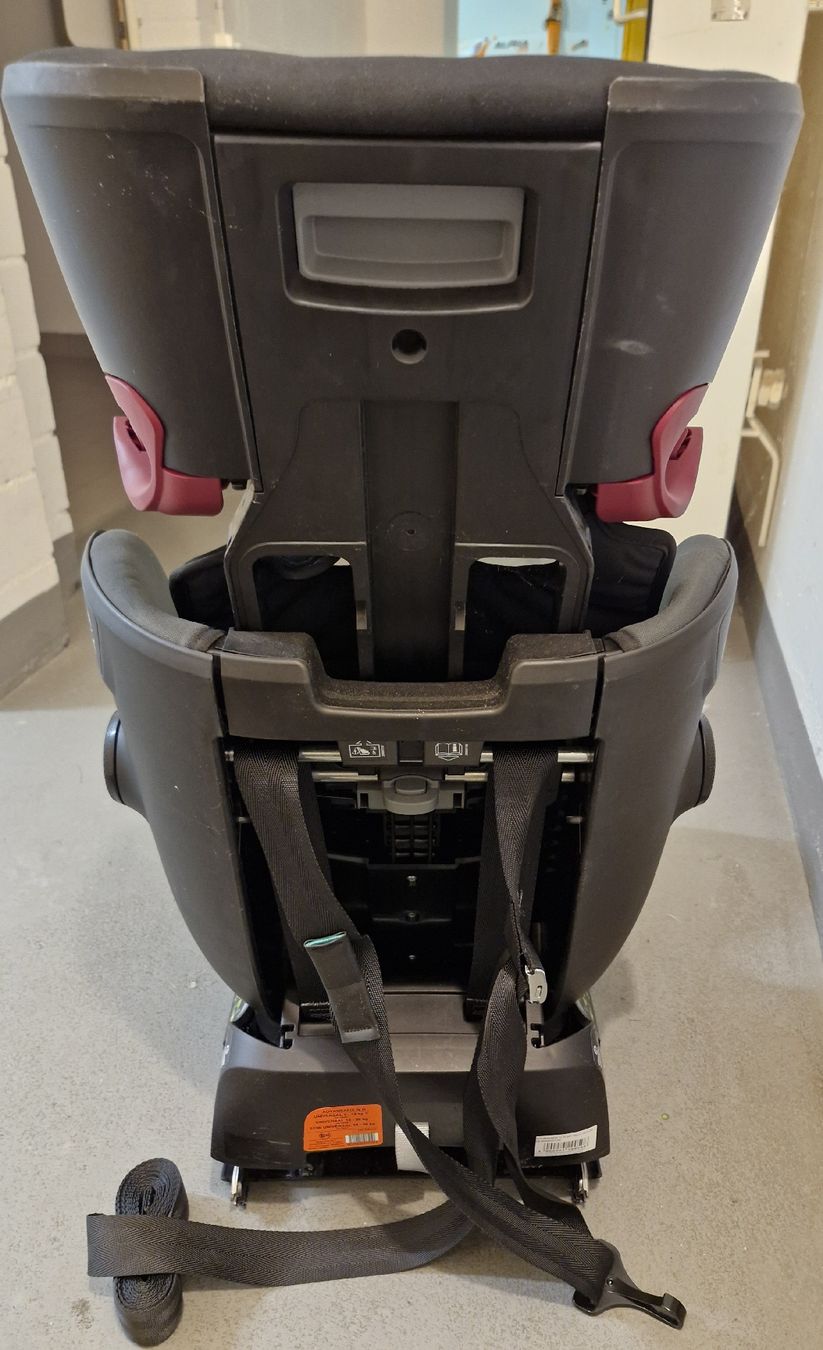Britax Römer Seggiolini per auto: Römer Britax Kinderautositz – Usato da Ebmatingen venduto da Stinky01 2