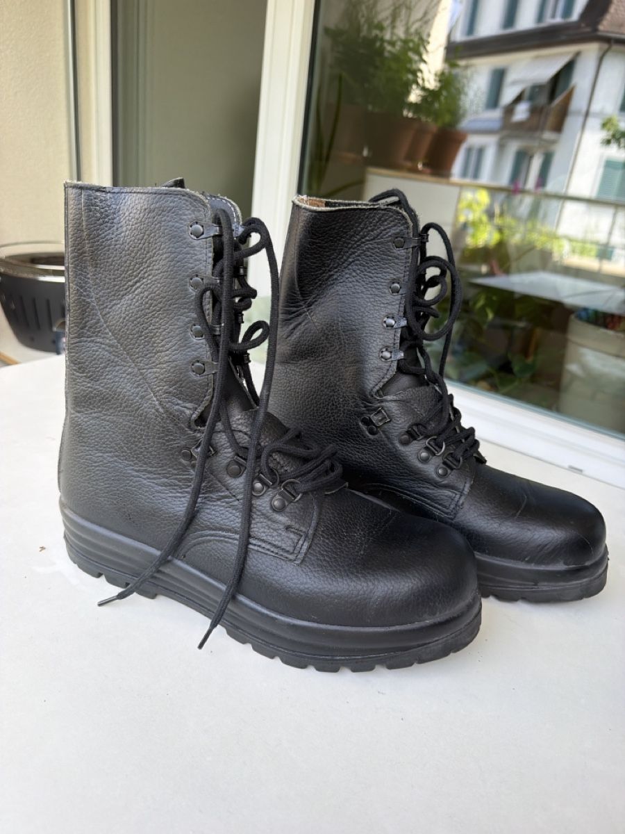 Armée suisse Chaussures hommes: Neuwertige Kampfstiefel – Neuf (Voir description) à Zürich par tibsen 1