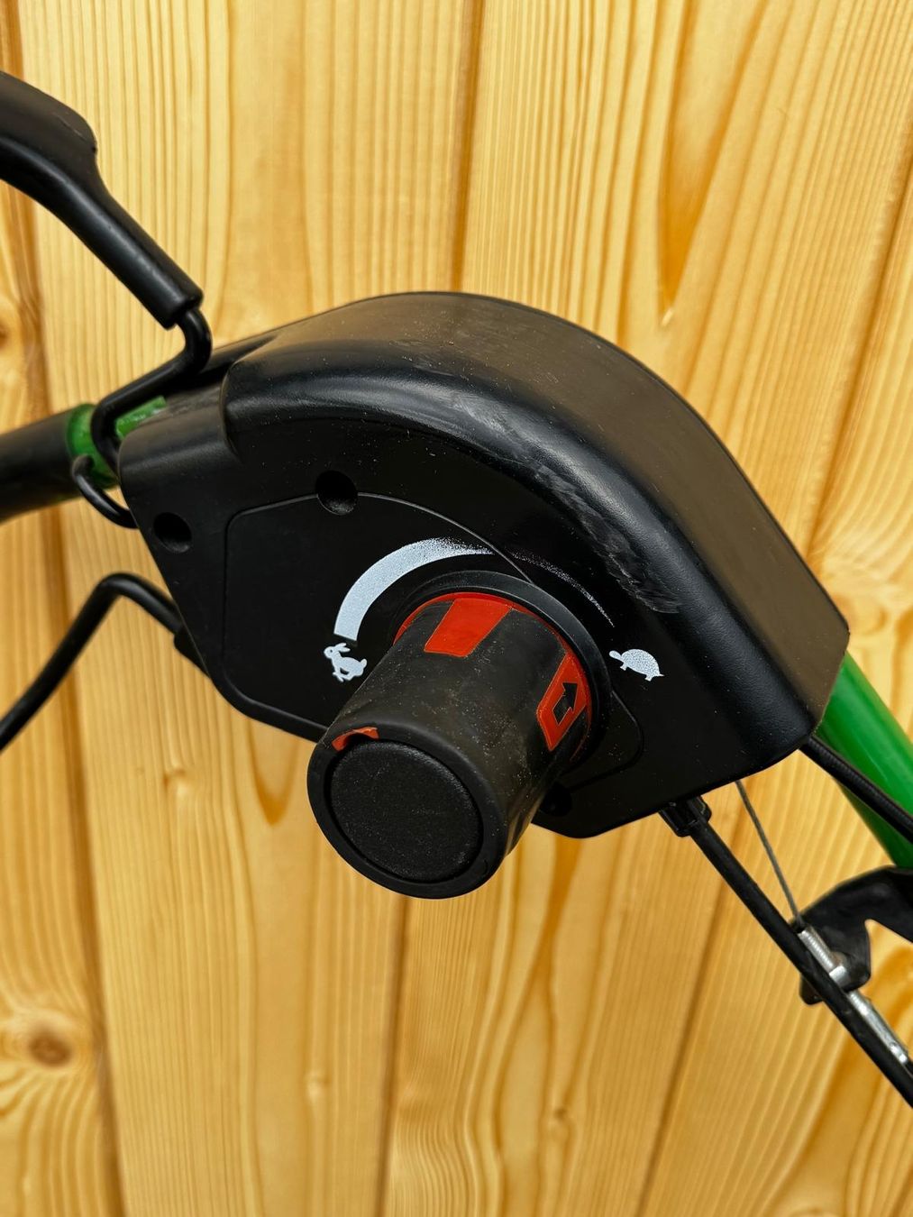 John Deere Tagliaerba: Rasenmäher John Deere R47V mit Variomat Radantrieb – Usato da Niederuzwil venduto da Dakitiki 4