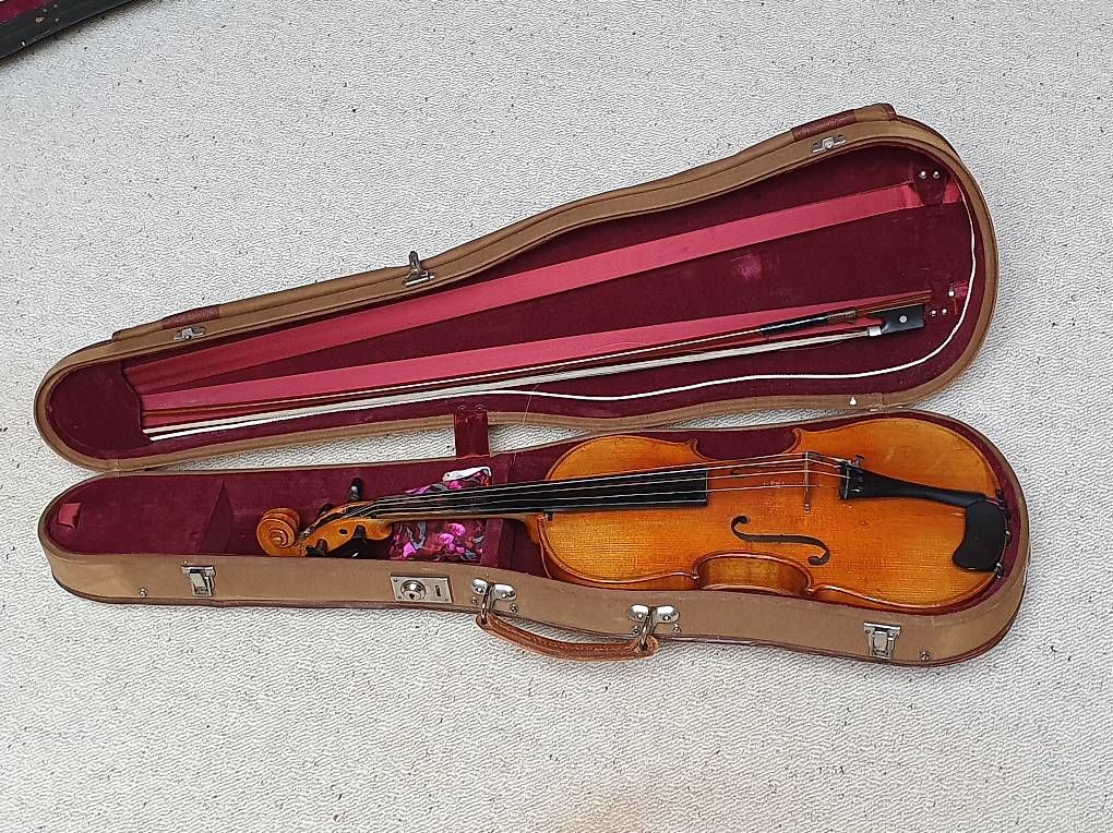 Musikinstrumente: Violine – Gebraucht aus Schwyz von Marhin
