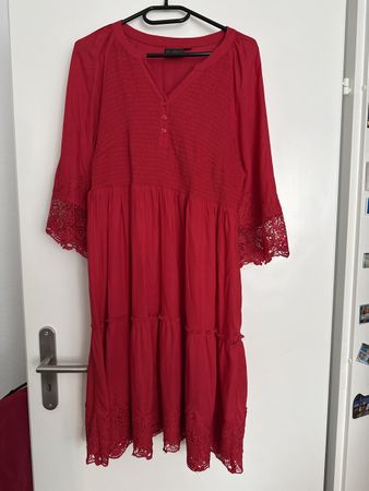 Rotes Sommerkleid mit Spitze, Grösse 42, leicht & luftig