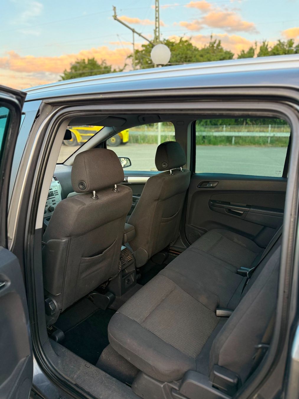Opel Automobili: Opel Zafira B 2.2 mit MFK – Usato da Trasadingen venduto da till_k. 6