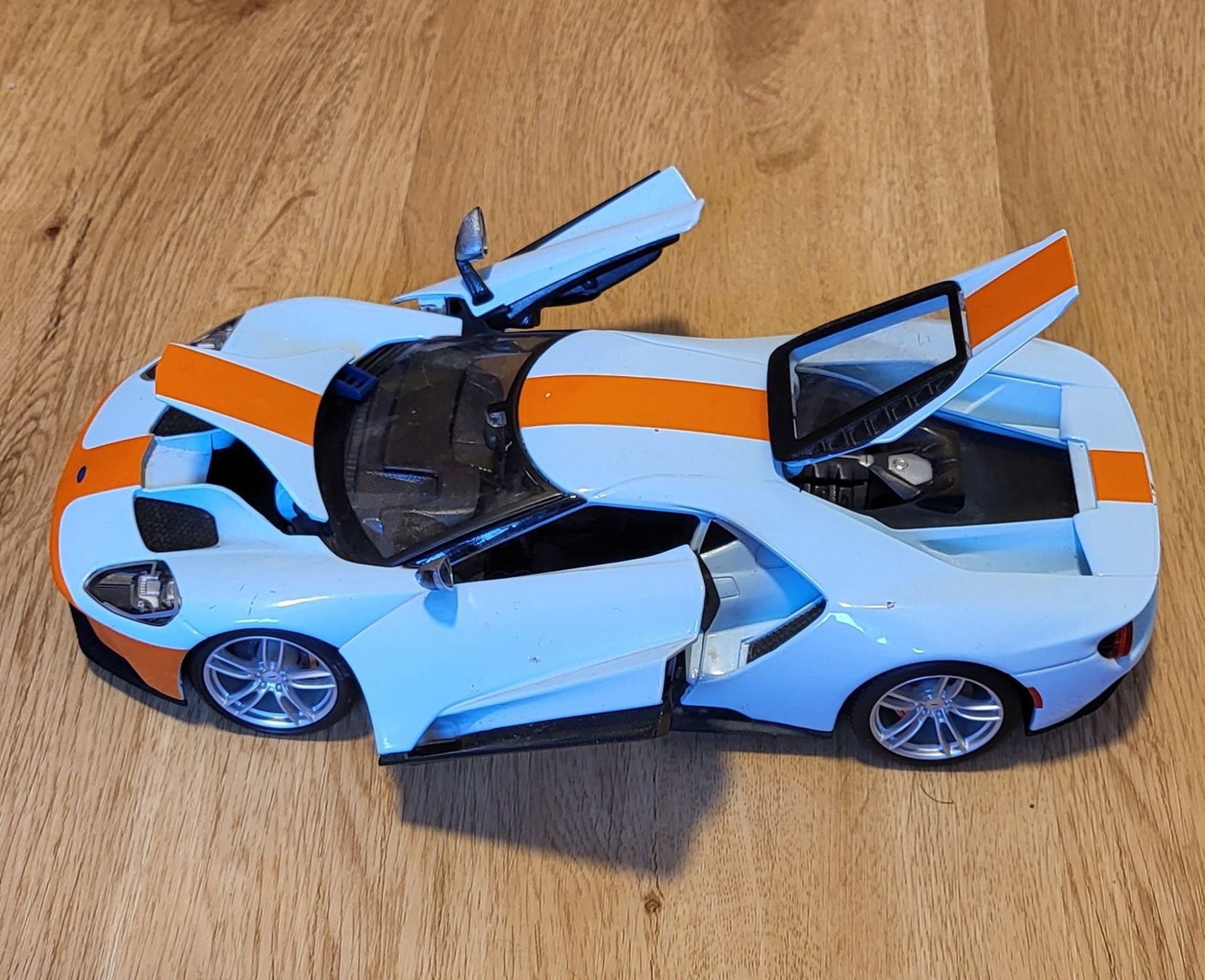 Spielzeuge: Ford GT 2017 1/18 – Gebraucht aus Schleinikon von Frida11 2