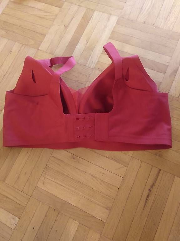 Altra biancheria intima: 3er-Set bügellose BHs, Grösse L – Usato da Samedan venduto da t_p_8nvs 3
