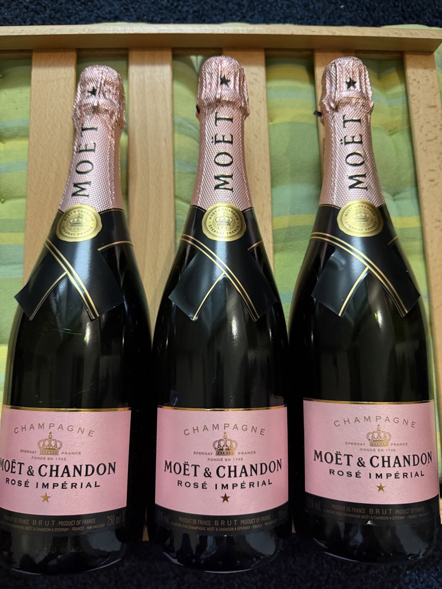 Wein: Moet & Chandon Rosé Imperial - 3 Flaschen - 35 – Neu (gemäss Beschreibung) aus Möhlin von Palessandro91