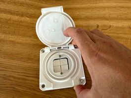 Aussentaster mit Klappdeckel für Rolladen/Markisen-Steuerung