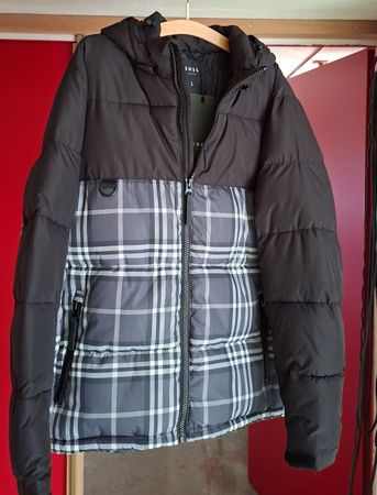 Schicke Winterjacke mit Karo-Muster - Neu mit Etikett!