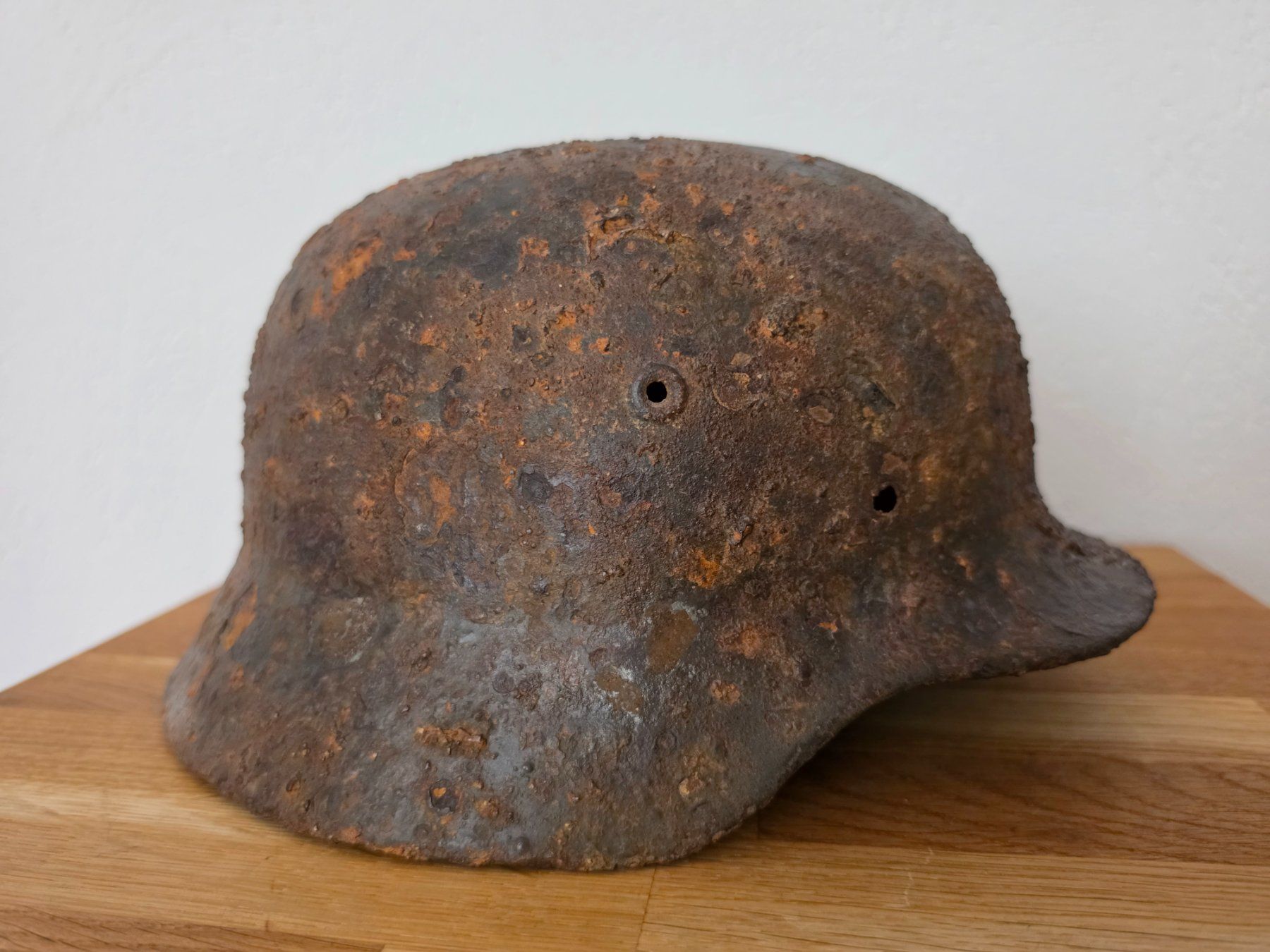 Uniformi: M35 Stahlhelm der Luftwaffe Bodenfund WW2 – Difettoso da Chur venduto da Ghostwulf 2