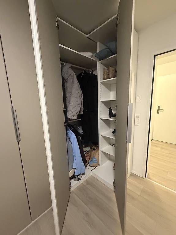 Armoires: Kleiderschrank – D'occasion à Benken SG par sar_9dsn 1