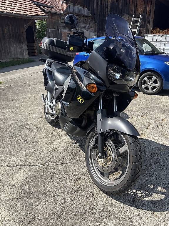 Touring: Honda Varadero 1000 – D'occasion à Buchen BE par wva_7slf