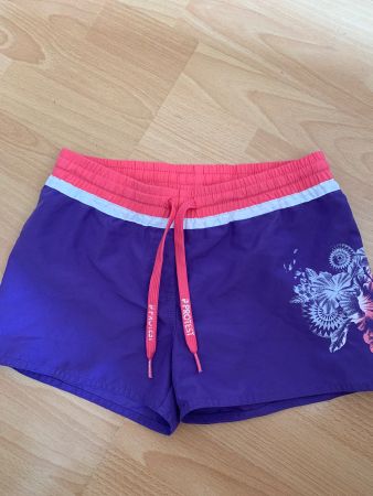 Joli short Protest taille 140 - 10 ans